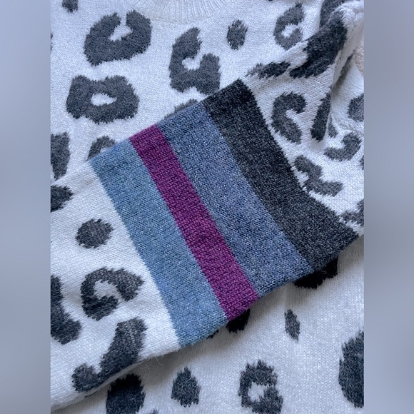 Excellent Condition - Women’s comfy warm sweater - Picture 2 of 6